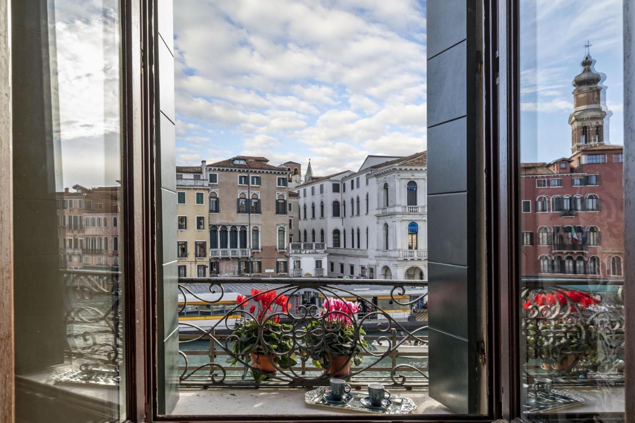 Rialto Grand Canal By Wonderful Italy Venesia Bagian luar foto