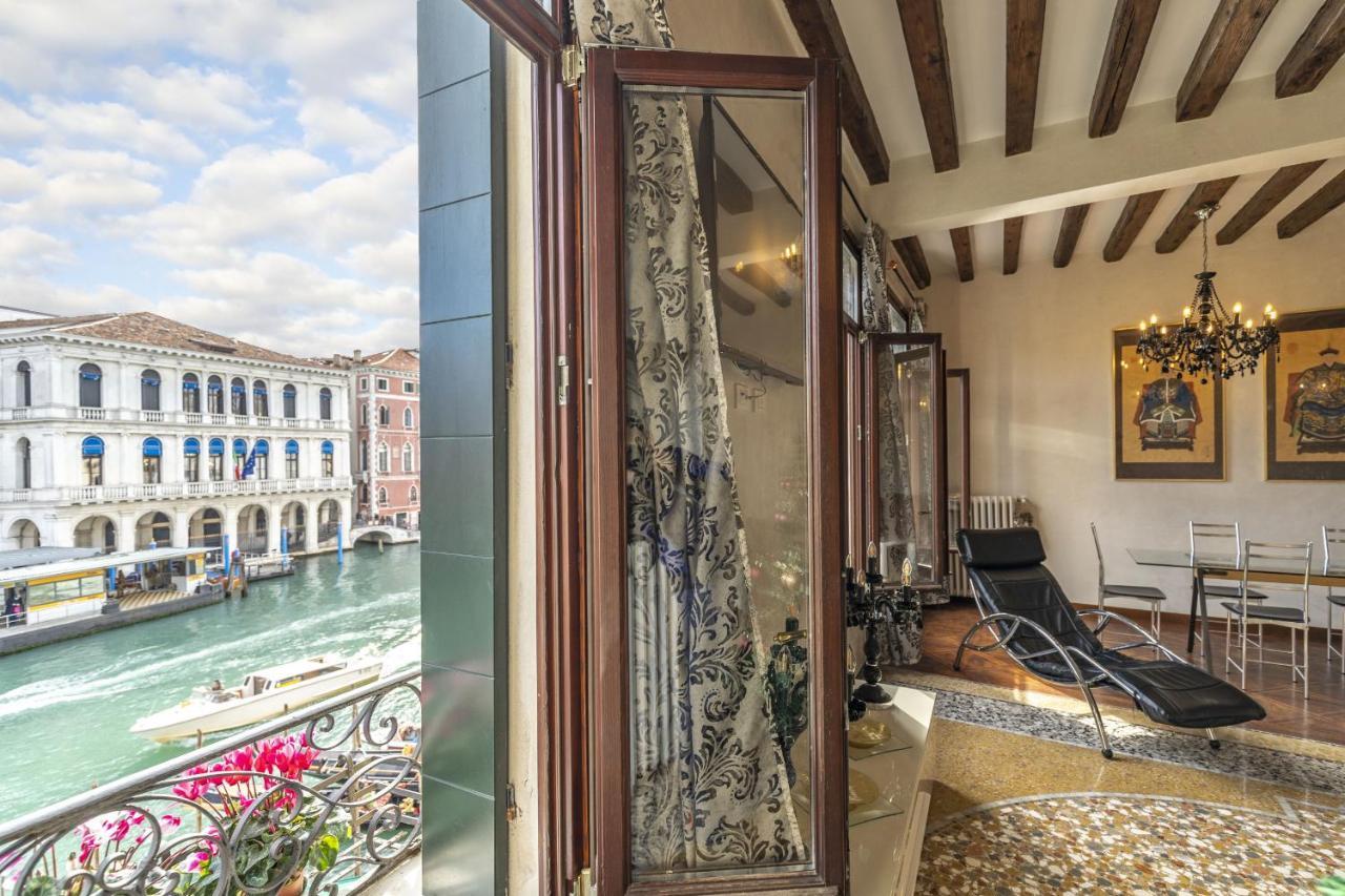 Rialto Grand Canal By Wonderful Italy Venesia Bagian luar foto